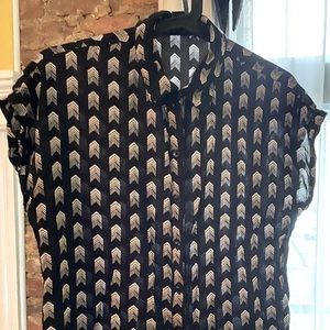 Forever 21, Black and White Graphic Print Blouse, Size Small